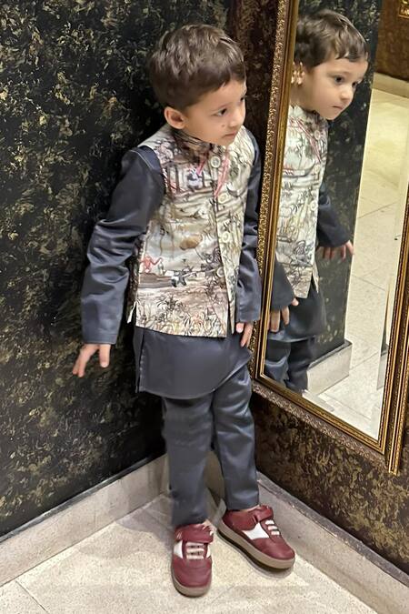 Funny Bones Clothings_Multi Color Muslin, Silk The Bagh E Khaas Print Bundi Set _at_Aza_Fashions