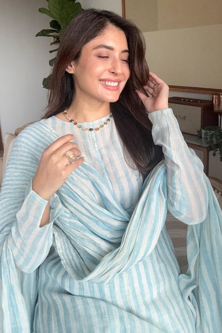 Buy_JAYATI GOENKA_Blue Chanderi Silk Round Neck Stripe Print Kurta Set 