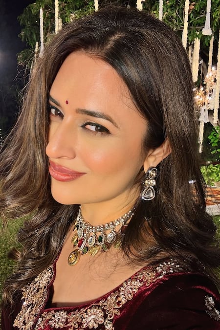 Shop_Sabe_Maroon Velvet Zari, Embroidery Plunge Neck Floral Zardozi Saree Set 