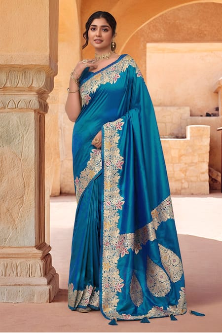 Samyukta Singhania Bloom Pattern Saree With Blouse 