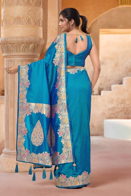 Samyukta Singhania Bloom Pattern Saree With Blouse 