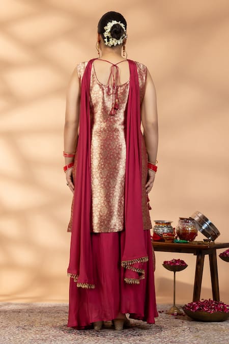 Mamicha Brocade Woven Kurta Set 