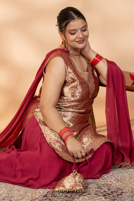 Shop_Mamicha_Maroon Brocade, Net Embroidery, Zari, Tassels Square Neck Woven Kurta Set _Online_at_Aza_Fashions