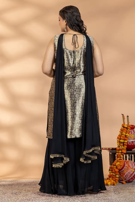 Mamicha Brocade Woven Kurta Set  