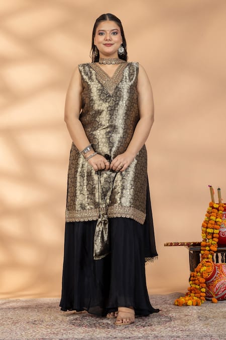 Mamicha Brocade Woven Kurta Set  