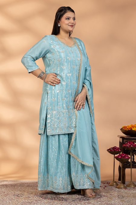 Buy_Mamicha_Aqua Chiffon Embroidery, Sequins, Lace, Zari V-neck Kurta Set _Online_at_Aza_Fashions