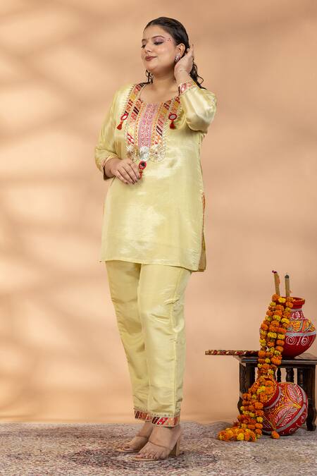 Mamicha_Green Chiffon Embroidery, Mirrors, Tassels Round Neck Work Kurta And Pant Set _Online_at_Aza_Fashions