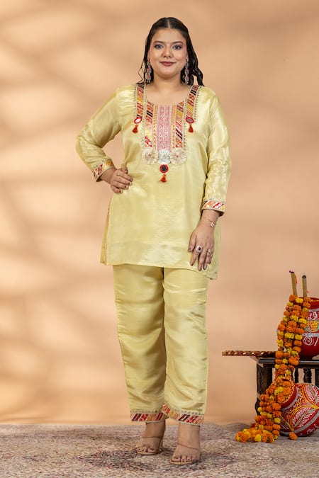 Mamicha Embroidered Mirror Work Kurta & Pant Set 