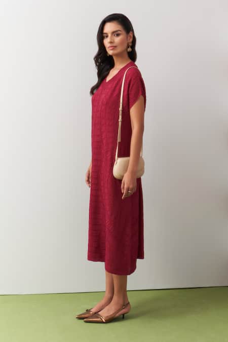 Pleats By Aruni_Maroon Polyester V-neck Willia Textured Dress _Online_at_Aza_Fashions