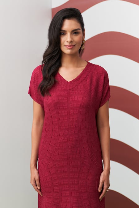 Buy_Pleats By Aruni_Maroon Polyester V-neck Willia Textured Dress _Online_at_Aza_Fashions