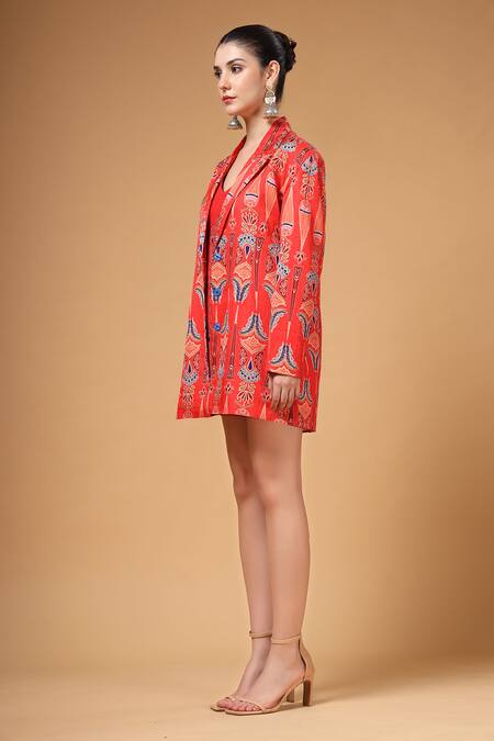 Shop_Gazab by Miku Kumar_Red Silk, Crepe, Georgette V-neck, Collared Sabr Printed Dress With Jacket _Online_at_Aza_Fashions
