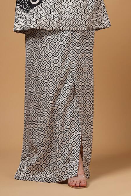 Shop_Gazab by Miku Kumar_Ivory Silk, Crepe Collared Nazaakat Printed Jacket With Skirt 