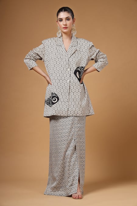 Gazab by Miku Kumar Nazaakat Printed Jacket With Skirt 