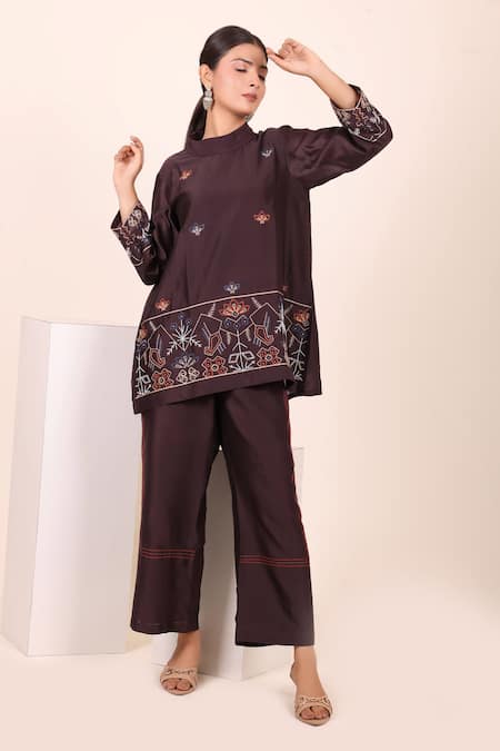 Myra Clothing Line_Brown Chanderi Embroidery Mandarin Collar Short Kurti And Pant Set _Online_at_Aza_Fashions