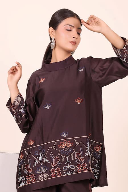 Myra Clothing Line_Brown Chanderi Embroidery Mandarin Collar Short Kurti And Pant Set _at_Aza_Fashions