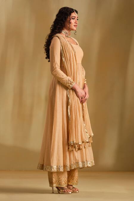 Almaari By Pooja Patel Beige Silk, Chanderi Gota Patti, Tassels Square Arya Embroidered Anarkali Set Online at Aza Fashions Almaari By Pooja Patel_Beige Silk, Chanderi Gota Patti, Tassels Square Arya Embroidered Anarkali Set _Online_at_Aza_Fashions