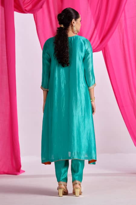 Shop_Almaari By Pooja Patel_Green Silk, Organza Embroidery, Gota Patti Split V-neck Rangleela Kurta Set _at_Aza_Fashions