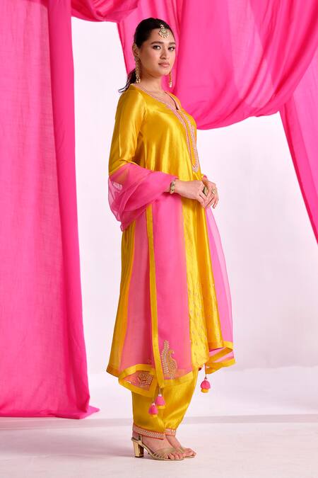 Almaari By Pooja Patel_Yellow Silk, Organza Embroidery, Gota Patti, Tassels Split Rangleela Kurta Set _at_Aza_Fashions