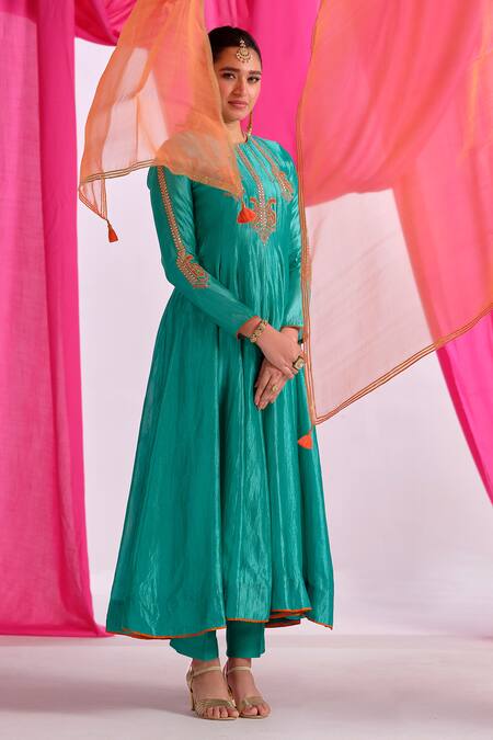Shop_Almaari By Pooja Patel_Green Silk, Organza Embroidery, Gota Patti, Tassels Round Rangyaan Anarkali Set _Online_at_Aza_Fashions
