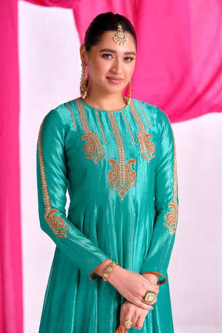 Almaari By Pooja Patel_Green Silk, Organza Embroidery, Gota Patti, Tassels Round Rangyaan Anarkali Set _at_Aza_Fashions