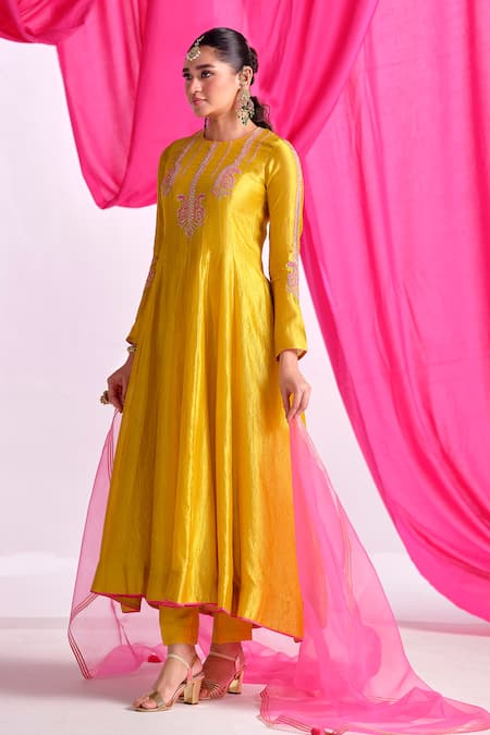 Almaari By Pooja Patel_Yellow Silk, Organza Embroidery, Gota Patti Round Neck Rangyaan Anarkali Set _Online_at_Aza_Fashions