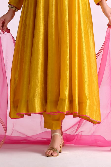 Buy_Almaari By Pooja Patel_Yellow Silk, Organza Embroidery, Gota Patti Round Neck Rangyaan Anarkali Set _Online_at_Aza_Fashions