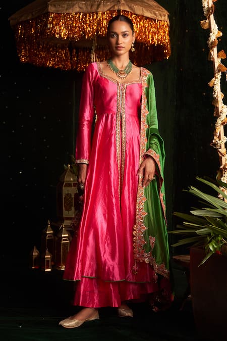 Almaari By Pooja Patel_Pink Silk Embroidery, Sequins, Gota Patti, Tassels V-neck Tumbi Anarkali Set _at_Aza_Fashions