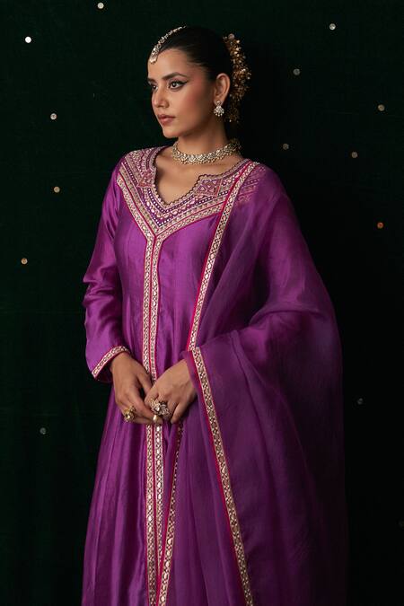 Almaari By Pooja Patel_Purple Silk, Organza Embroidery, Gota Patti, Tassels V-neck Rabab Anarkali Set _at_Aza_Fashions