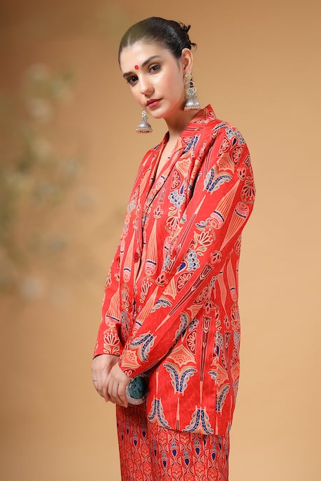 Gazab by Miku Kumar_Red Crepe, Silk V-neck Ishqiya Printed Jacket And Pant Set _at_Aza_Fashions