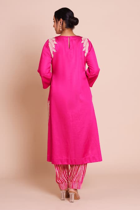 Brij Reha Rani Pink Embroidered Kurta Set 