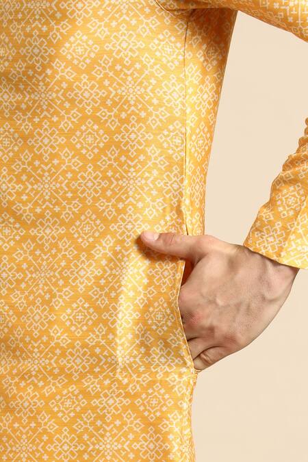 Sayisha_Yellow Silk Geometric Printed Kurta _Online_at_Aza_Fashions