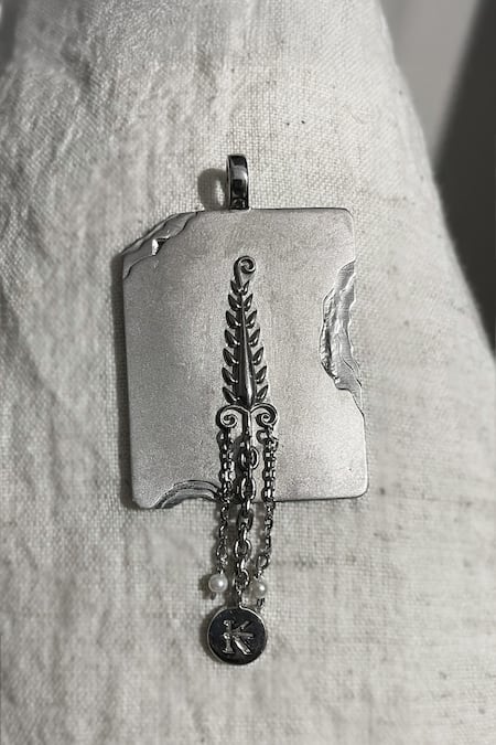 KEFI-CO Kefi Leaf Motif Pendent 