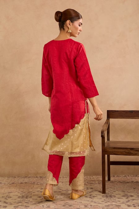 Nero India Dori Yoke Embroidered Scallop Kurta & Pant Set 