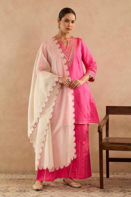 Nero India Off White Chanderi Embroidery Scallop Stripe Dupatta Online at Aza Fashions Nero India_Off White Chanderi Embroidery Scallop Stripe Dupatta _Online_at_Aza_Fashions