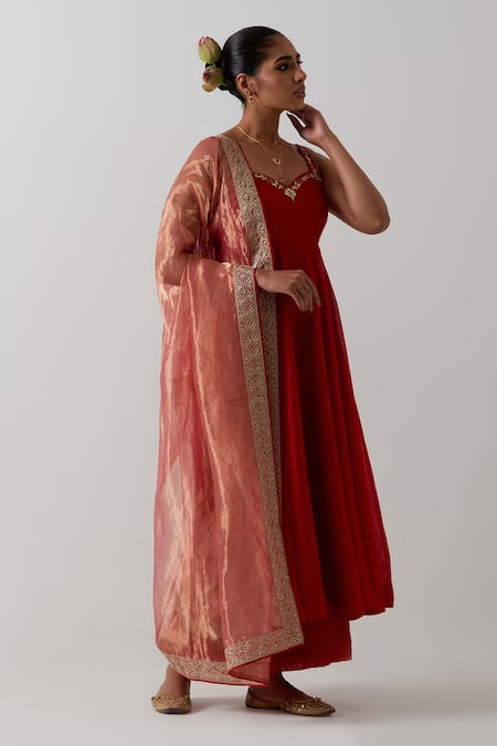 Shop Vinusto Red Chanderi, Tissue Embroidery, Lace Sweetheart Neck Zardozi Anarkali Set Online at Aza Fashions Shop_Vinusto_Red Chanderi, Tissue Embroidery, Lace Sweetheart Neck Zardozi Anarkali Set _Online_at_Aza_Fashions