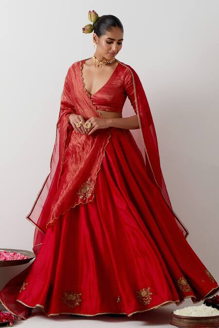Vinusto Red Chanderi Embroidery, Sequins, Zari, Lace, Lotus Motif Lehenga Blouse Set at Aza Fashions Vinusto_Red Chanderi Embroidery, Sequins, Zari, Lace, Lotus Motif Lehenga Blouse Set _at_Aza_Fashions