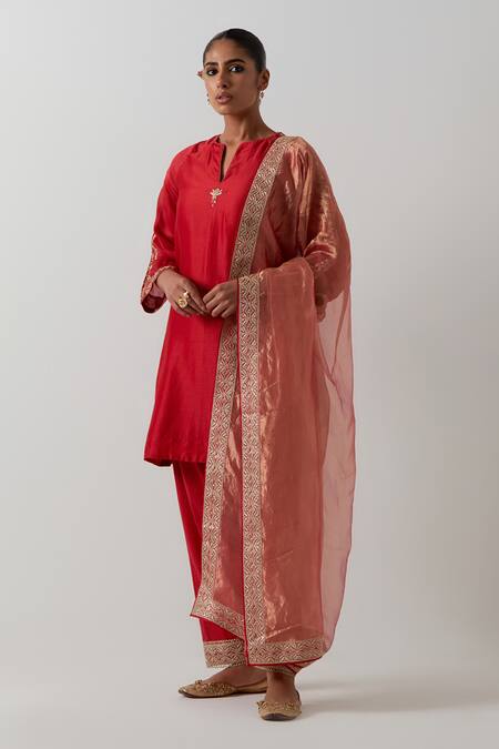Buy Vinusto Red Chanderi, Cotton, Tissue Embroidery, Lace, Zari Kurta, Salwar And Dupatta Set Online at Aza Fashions Buy_Vinusto_Red Chanderi, Cotton, Tissue Embroidery, Lace, Zari Kurta, Salwar And Dupatta Set _Online_at_Aza_Fashions