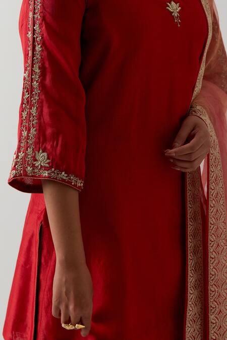 Vinusto Red Chanderi, Cotton, Tissue Embroidery, Lace, Zari Kurta, Salwar And Dupatta Set at Aza Fashions Vinusto_Red Chanderi, Cotton, Tissue Embroidery, Lace, Zari Kurta, Salwar And Dupatta Set _at_Aza_Fashions