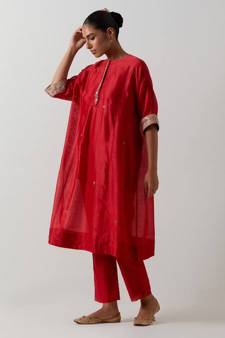 Buy_Vinusto_Red Chanderi Embroidery, Lace Round Neck Kaftan Kurta And Pant Set _Online_at_Aza_Fashions
