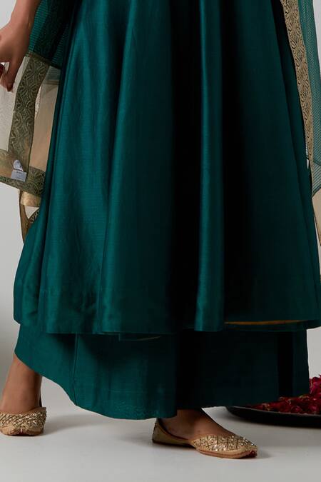 Vinusto_Green Chanderi Embroidery, Lace, Zari Round Neck Hand Anarkali Set _Online_at_Aza_Fashions