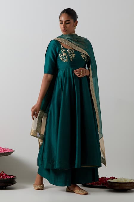 Vinusto Hand Embroidered Chanderi Anarkali Set 