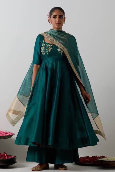 Shop_Vinusto_Green Chanderi Embroidery, Lace, Zari Round Neck Hand Anarkali Set _Online_at_Aza_Fashions