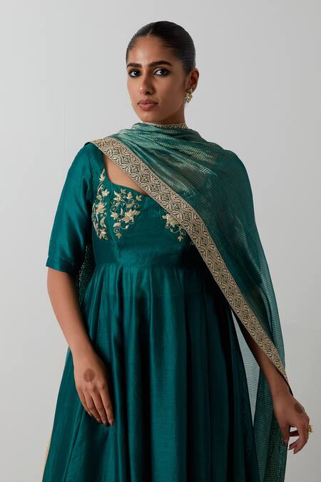 Vinusto_Green Chanderi Embroidery, Lace, Zari Round Neck Hand Anarkali Set _at_Aza_Fashions
