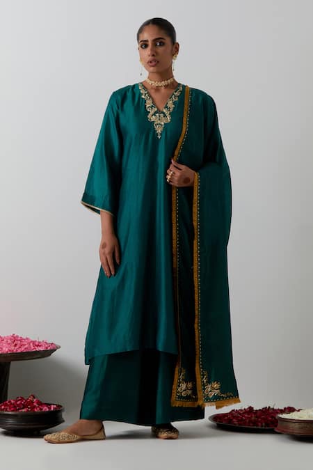 Vinusto Embroidered Chanderi Kurta Palazzo Set 