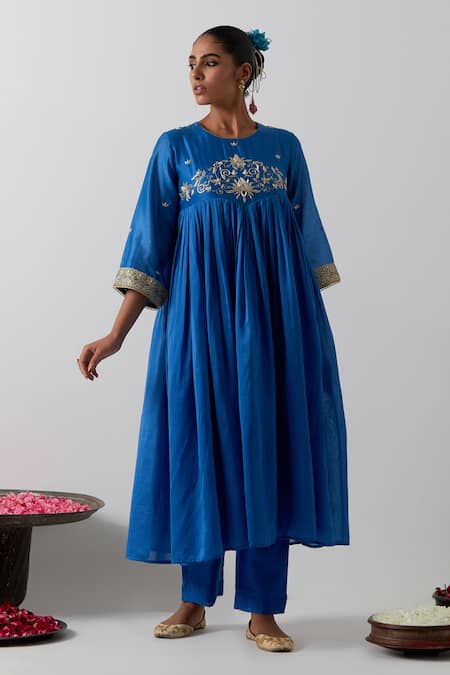 Vinusto Embroidered Anarkali & Pant Set 