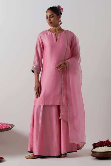 Vinusto Chanderi Floral Embroidered Kurta Palazzo Set 