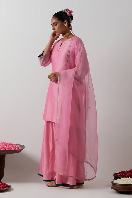 Vinusto_Pink Chanderi, Silk Embroidery, Zari Split V-neck Floral Kurta Palazzo Set _Online_at_Aza_Fashions