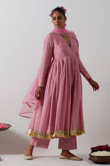 Buy_Vinusto_Pink Chanderi, Silk Embroidery, Lace, Zari, Gota Patti V-neck Anarkali Set _Online_at_Aza_Fashions