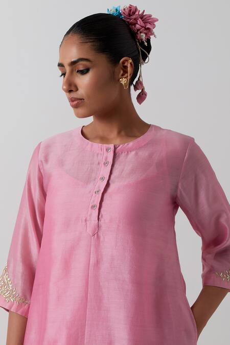 Buy_Vinusto_Pink Chanderi Embroidery Round Neck Hand Kurta Set 