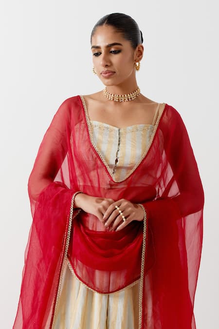 Vinusto_Silver Brocade Zari, Lace Sweetheart Striped Lehenga Set With Katan Silk Dupatta _Online_at_Aza_Fashions